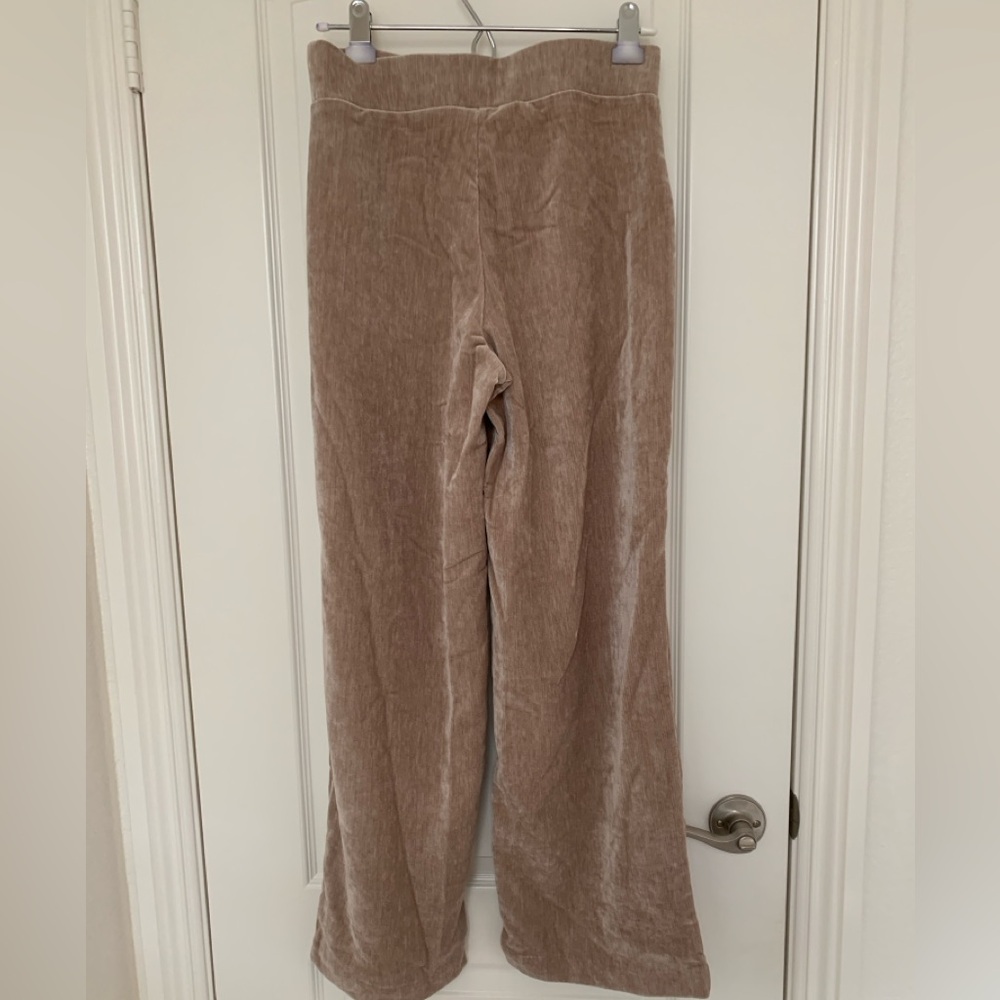 NWT LOFT Ribbed Velour Pull On Wide Leg Pants in Toasted Pine Nut - Picture 3 of 6